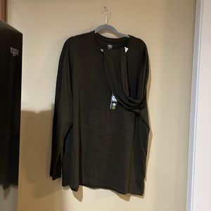 Atletic long sleeve shirt